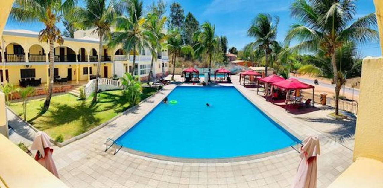 New Park Resort Mahajanga Bagian luar foto