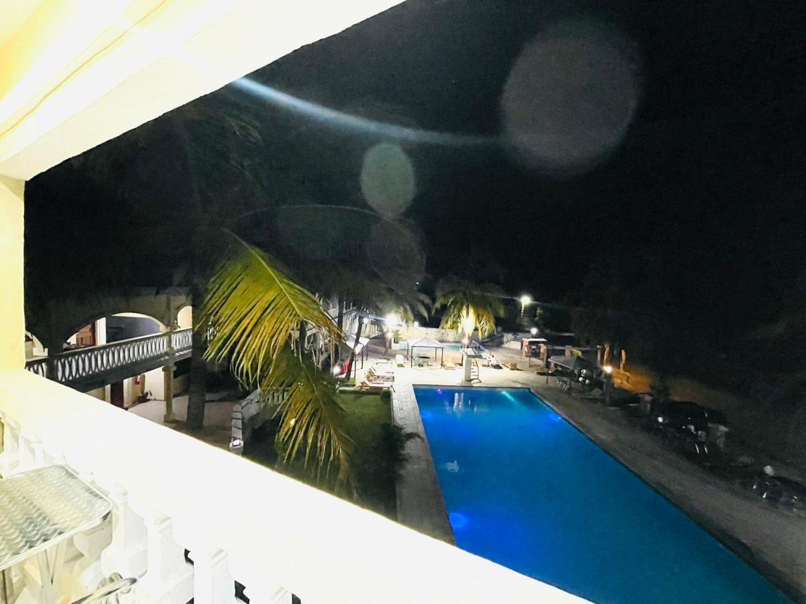 New Park Resort Mahajanga Bagian luar foto